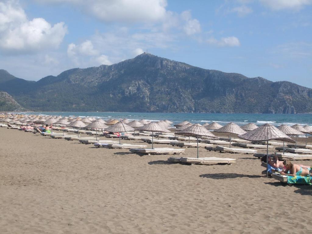 Holiday Hotel Dalyan Exteriör bild