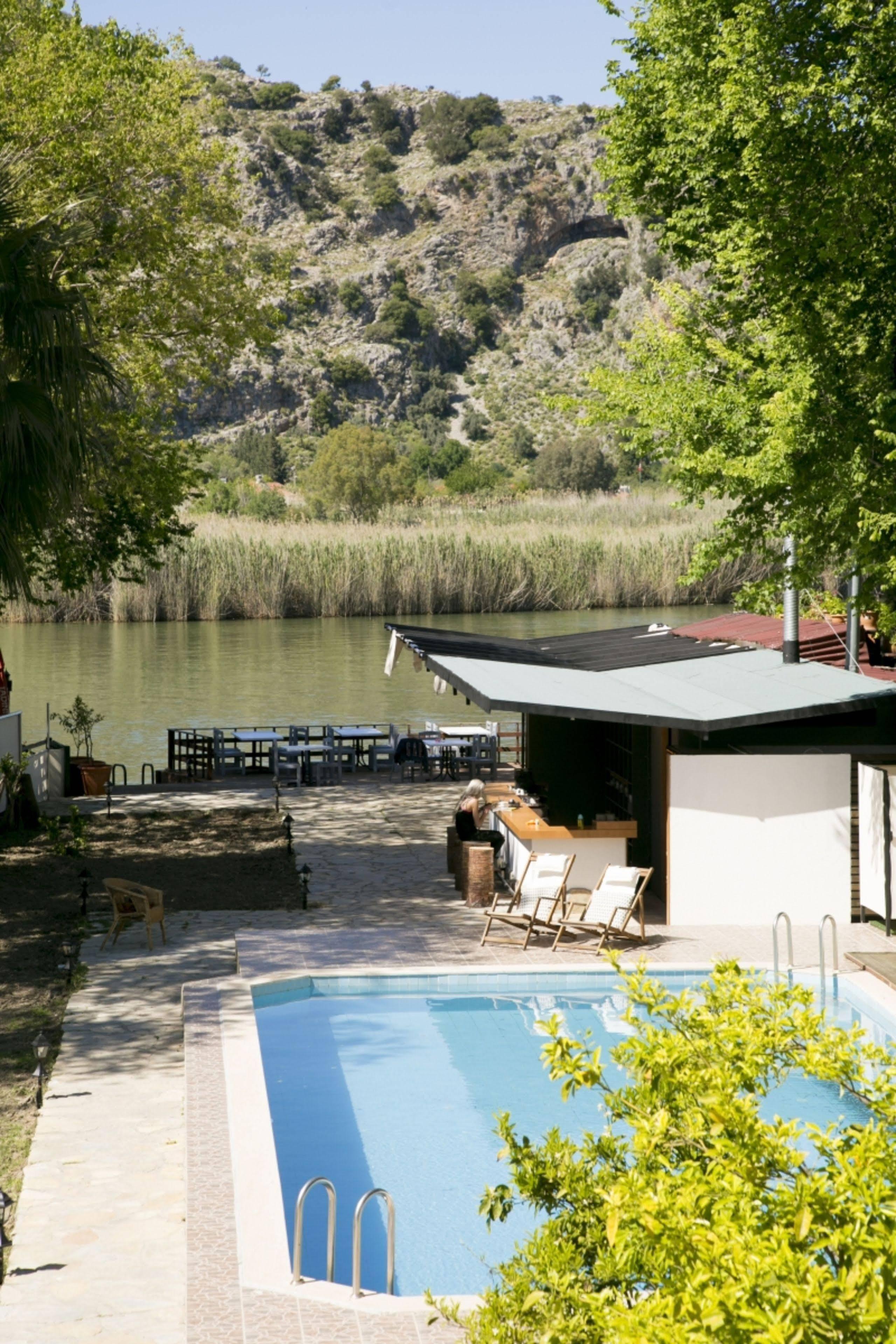 Holiday Hotel Dalyan Exteriör bild